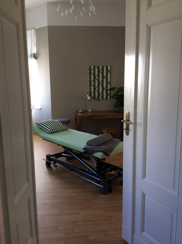 Praxis für Physiotherapie und Osteopathie in der Mai-Villa GbR - Behandlungsraum links